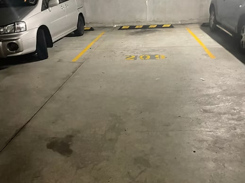 Secured Durham Street Parking - AKL CBD image 2