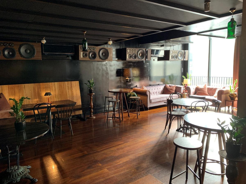 Bozo - Gin and Craft Beer Bar image 0