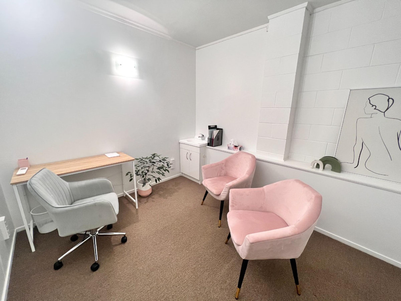 Clinic/Beauty Rooms/Hot Desks in Remuera image 2