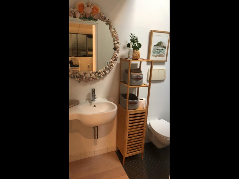 Cosmetic Treatment Room for rent image 1