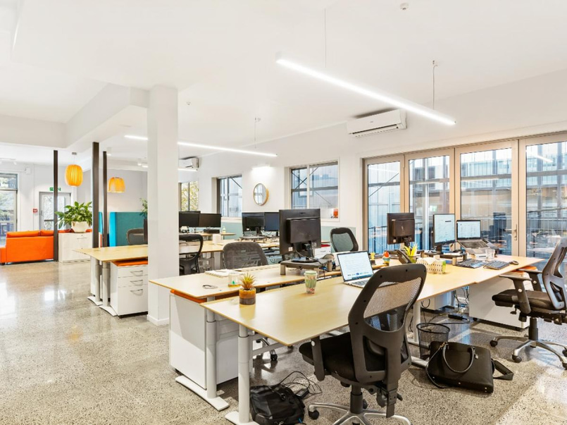 Dedicated Desks in Stylish Office Space image 0