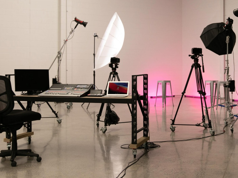 Large Modern Studio Space Available  image 2