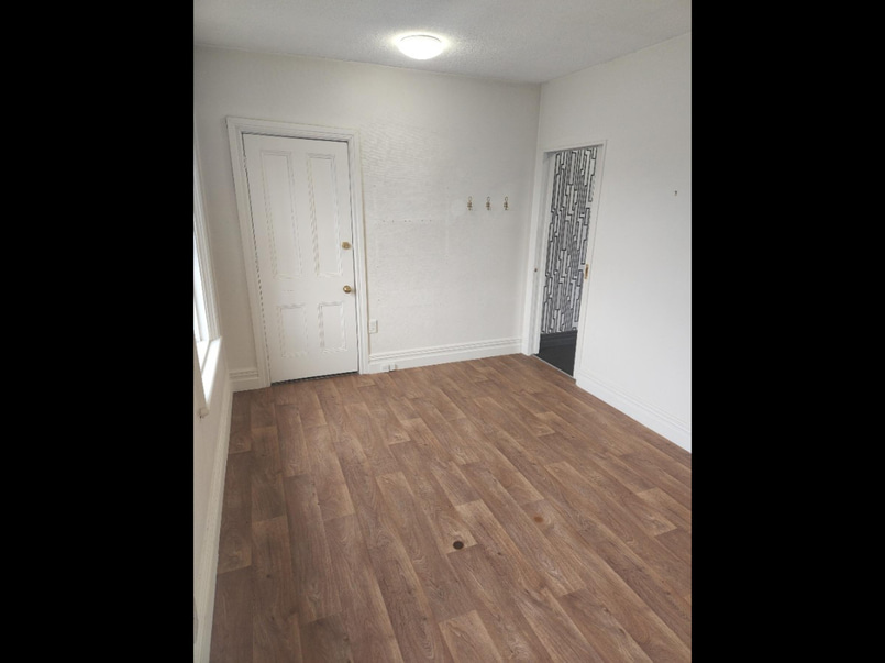 Office Room/Beauty Room image 1