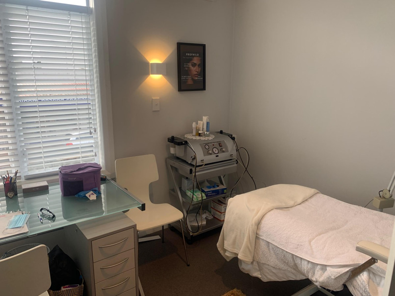 Small Treatment room image 0