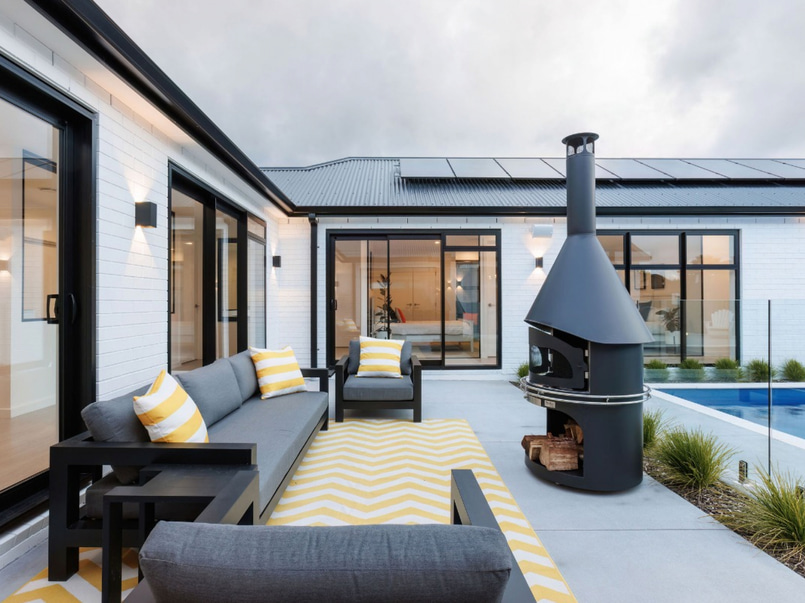 Modern House With Pool in Tauranga image 2