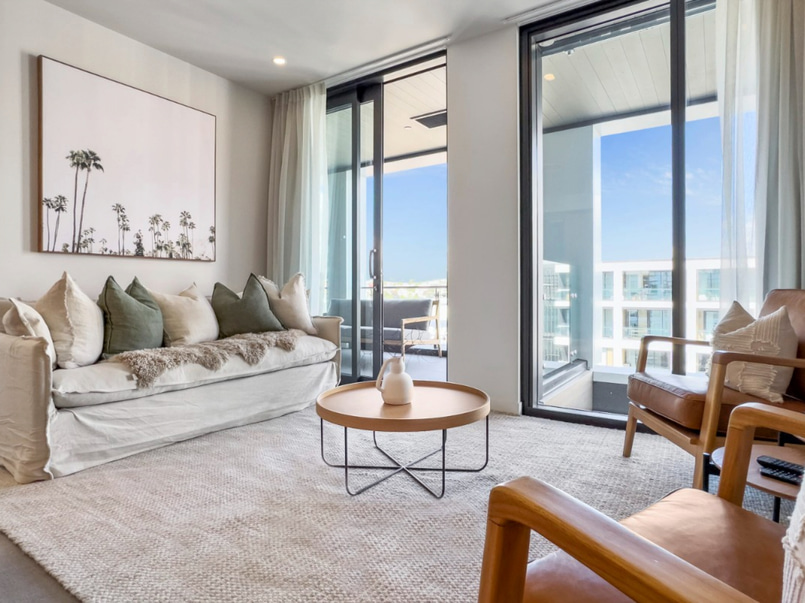 Beach house living  image 0