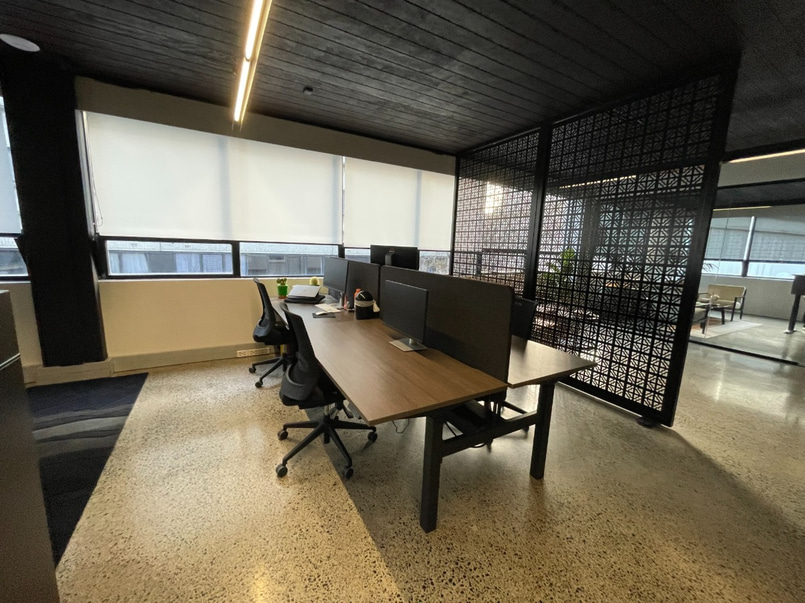 Office Desks for Rent in Prime CBD Location  image 0