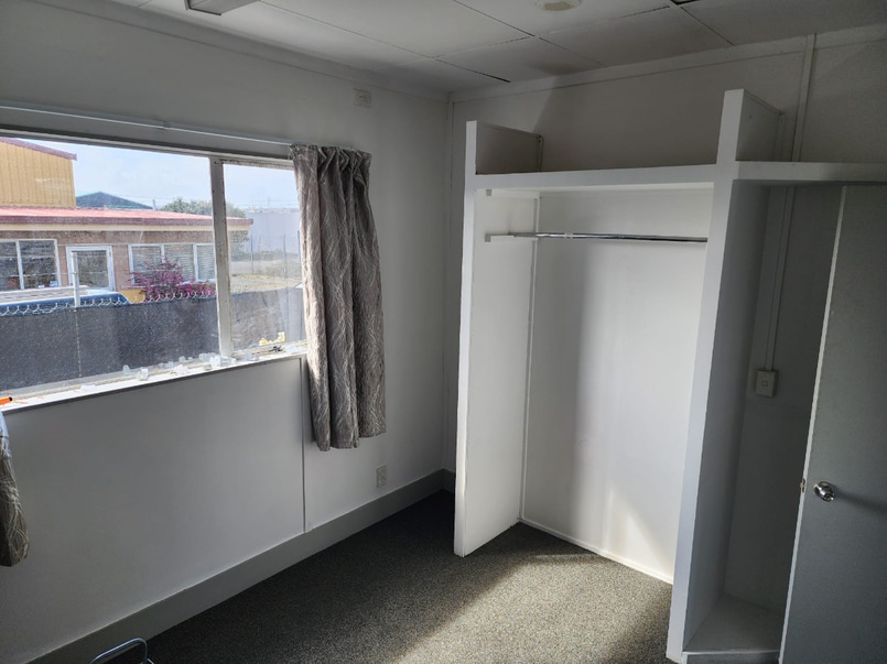 Office & Warehouse Space Upto520m2- 5xOptions image 1