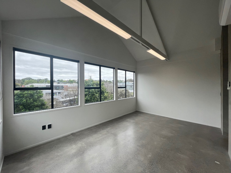 Desks for Rent in Private Office image 1