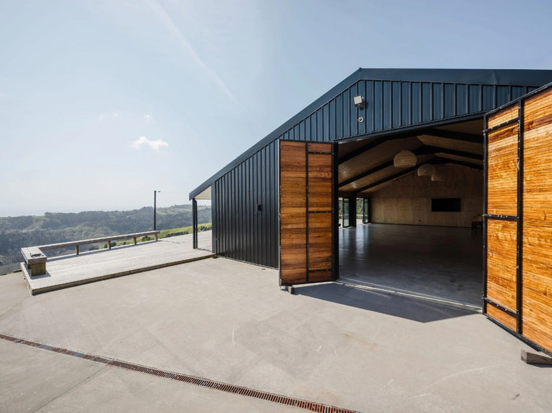 Leigh Barn, Home  and Land for Shoots image 1