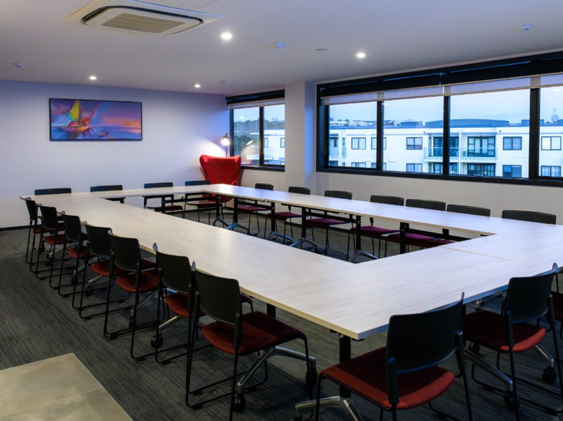 Marsden Suites Albany - Conference room image 0
