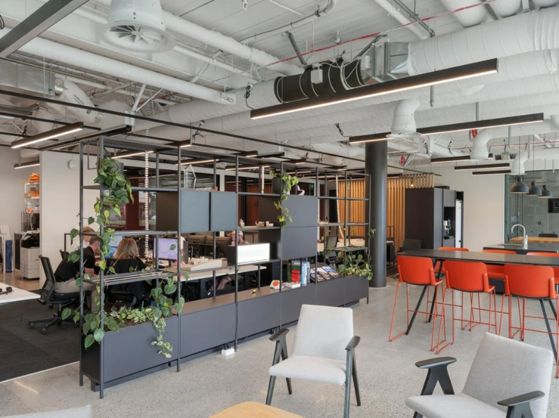 5 Desks Available Now – Central Tauranga image 1