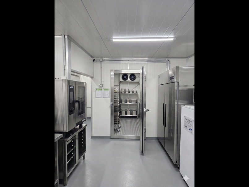 Turnkey Commercial Kitchen for Rent | Penrose image 0