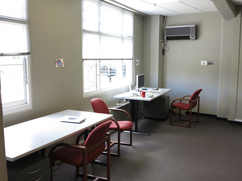 Stylish centrally located studio/office space image 0