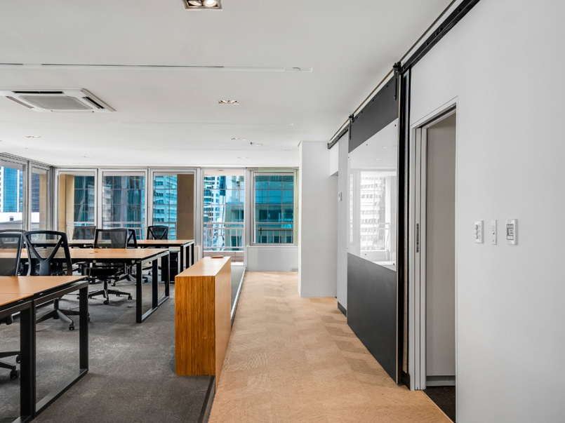 Penthouse Office Space in Iconic CBD Landmark image 2