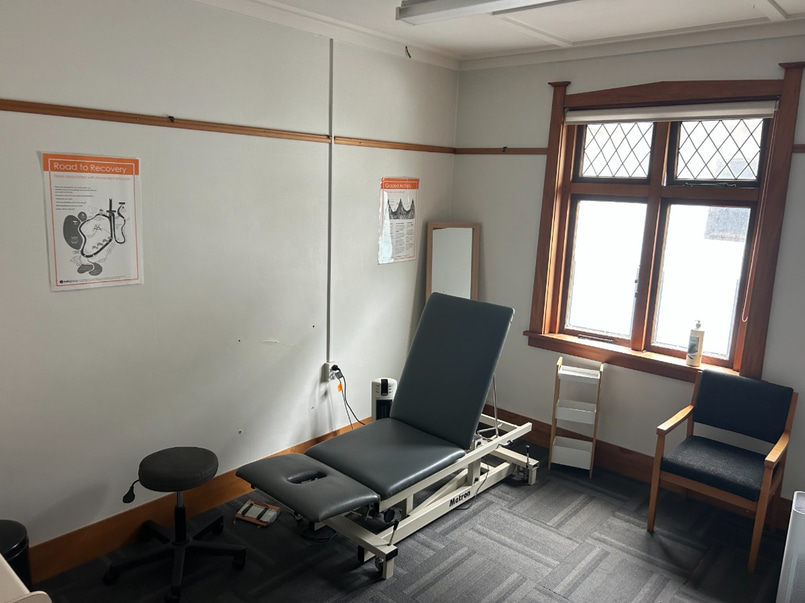 Professional Room Available for Rent image 0