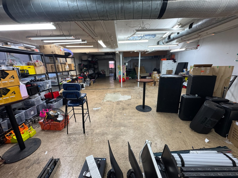 Studio/  spaces available from $150 per week image 0