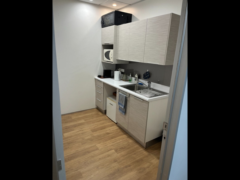 Shared office in Constellation Drive image 1