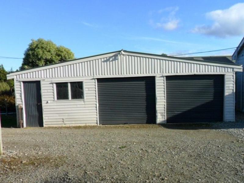 Double Garage Storage available in Tararua image 0