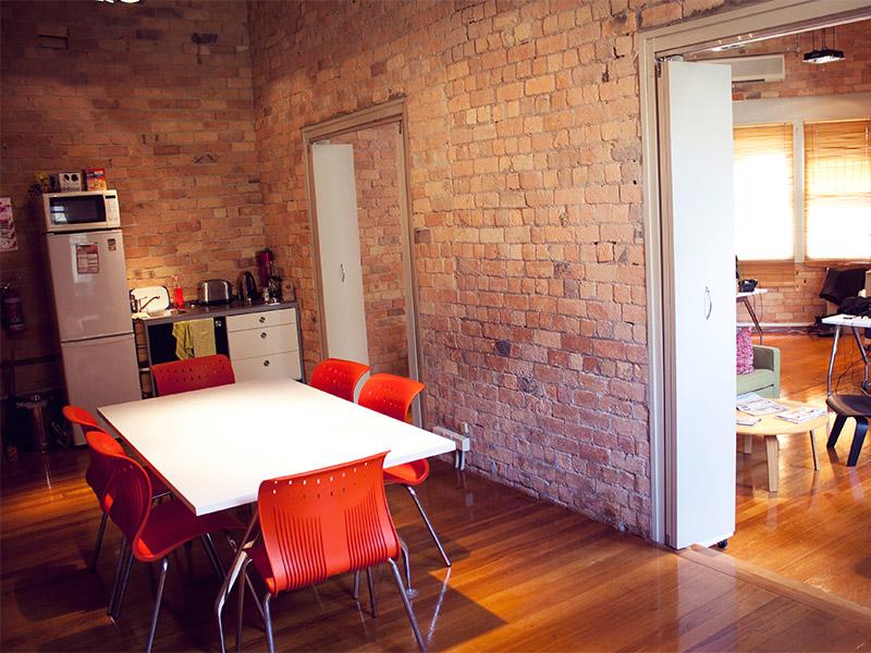 Character studio & stunning courtyard outlook image 2