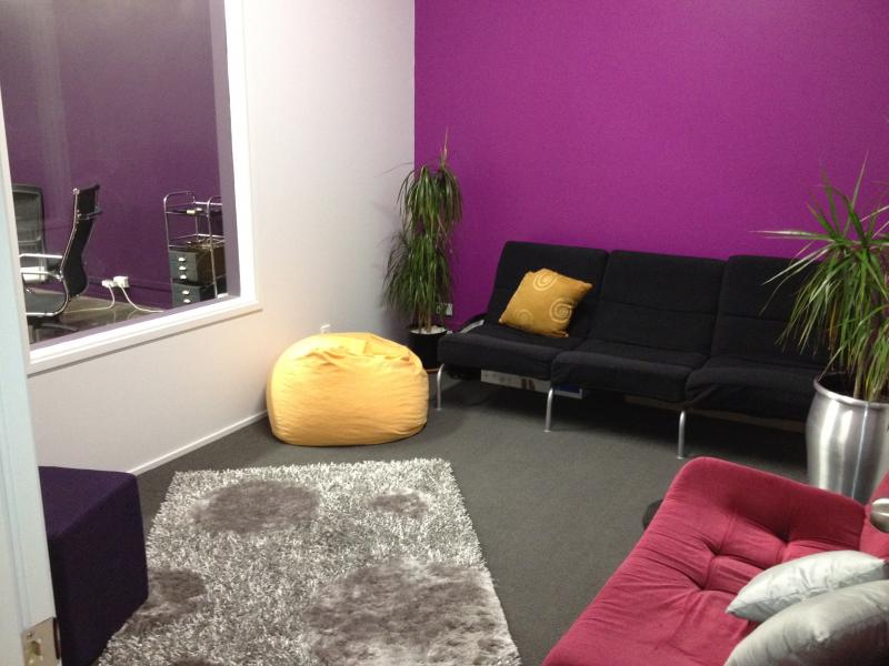Own office plus meeting room, suit 2/3 image 1