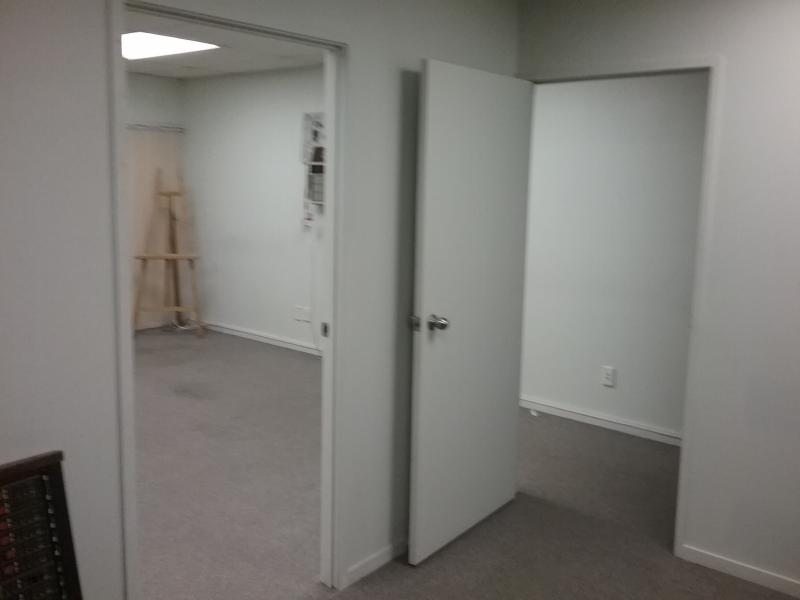 Spacious upstairs office/studio in Albany image 0