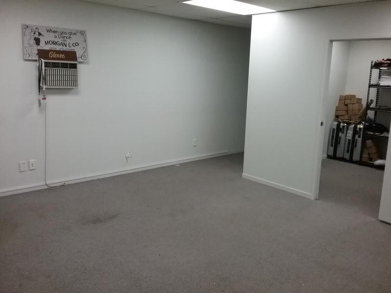 Spacious upstairs office/studio in Albany image 2