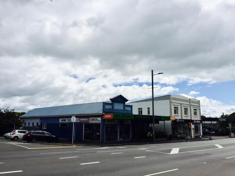 Mt Albert office desk part-time or full-time image 1