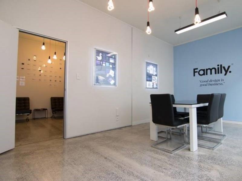 Modern and Upmarket Shared Office Space image 1