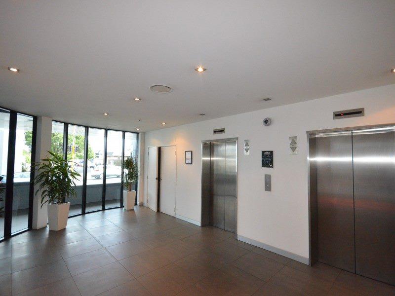 Epsom Office for Lease image 2