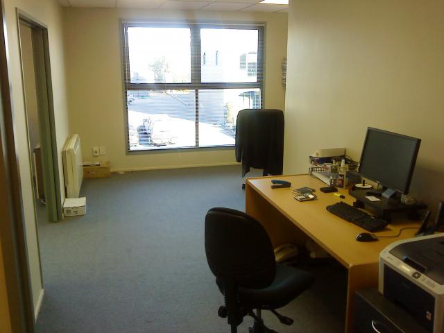 Great office space to let - short term OK image 2