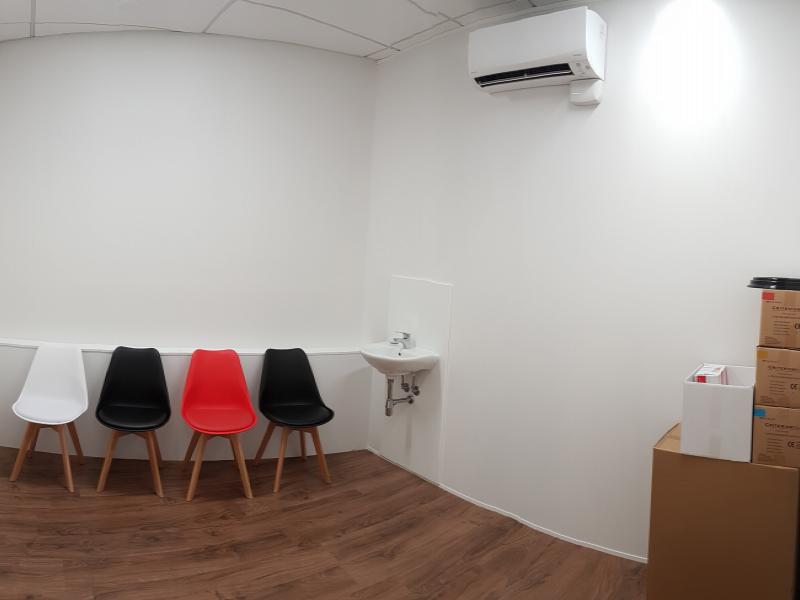 Medical Treatment / Practice / Consult Rooms image 1