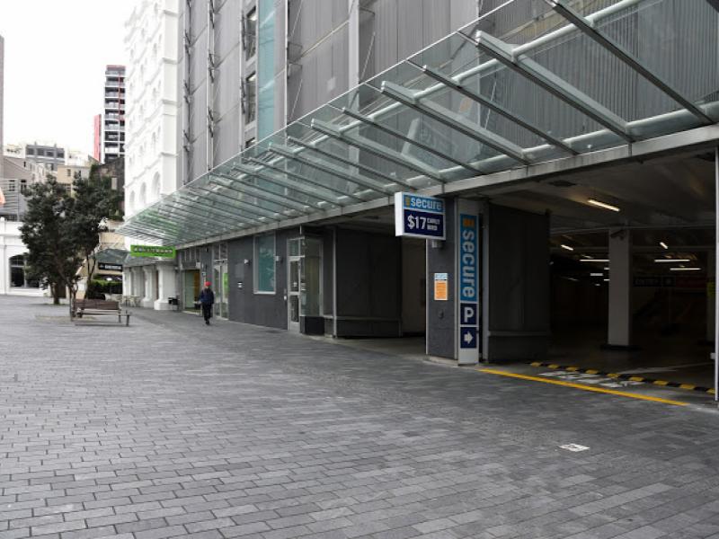 Auckland CBD Fort street image 2