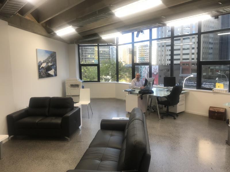 2 Desks Available in Auckland City image 0