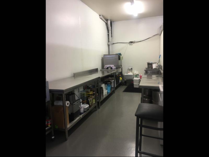 Tidy Commercial Kitchen – 10min from CBD image 2