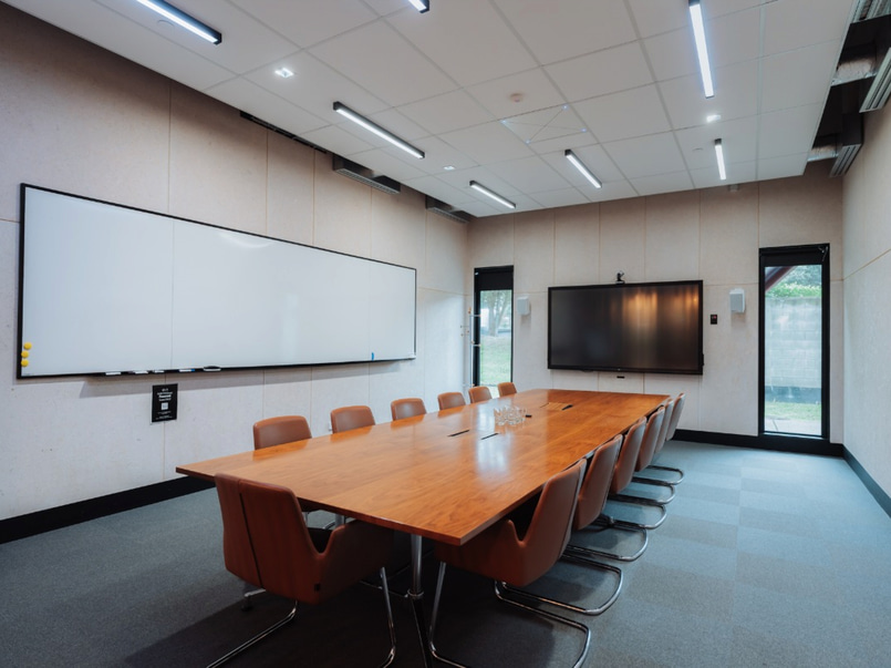 Takapuna Meeting Room image 2