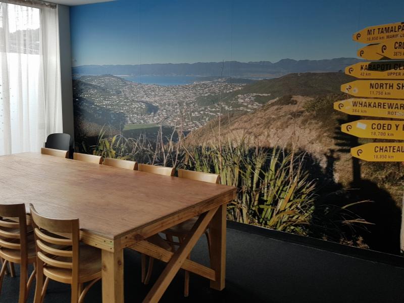 Serviced Meeting Room. 8-10 seated image 1