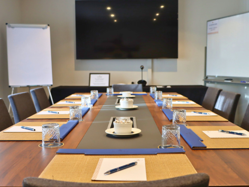 JetPark Hotel Hamilton Airport & Conference image 2