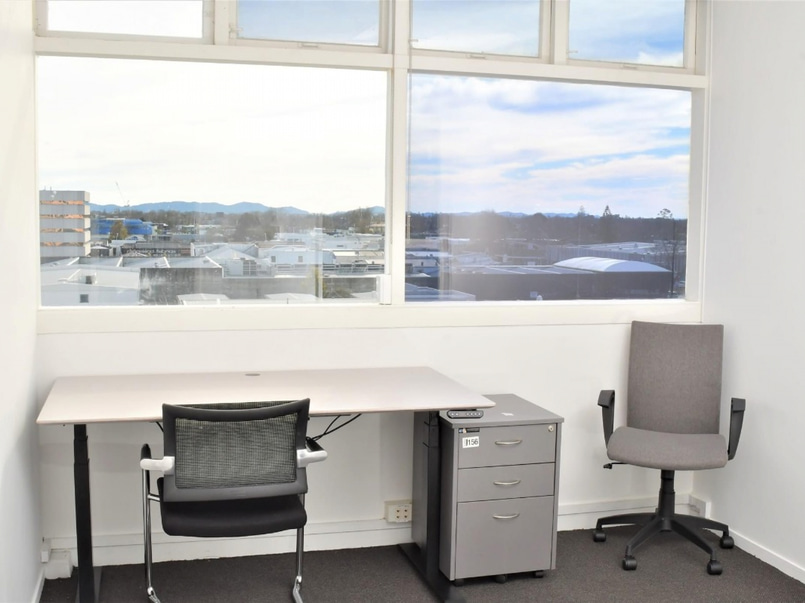 FRINGE CBD - PARKING OPTIONS and WORKSPACE image 2