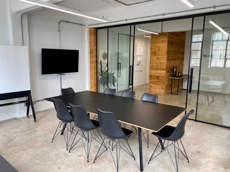 Ready to Move in - 115m2 Modern Office Space image 2