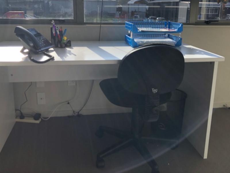 2 Desk Spaces in Sunny Kumeu Office image 0