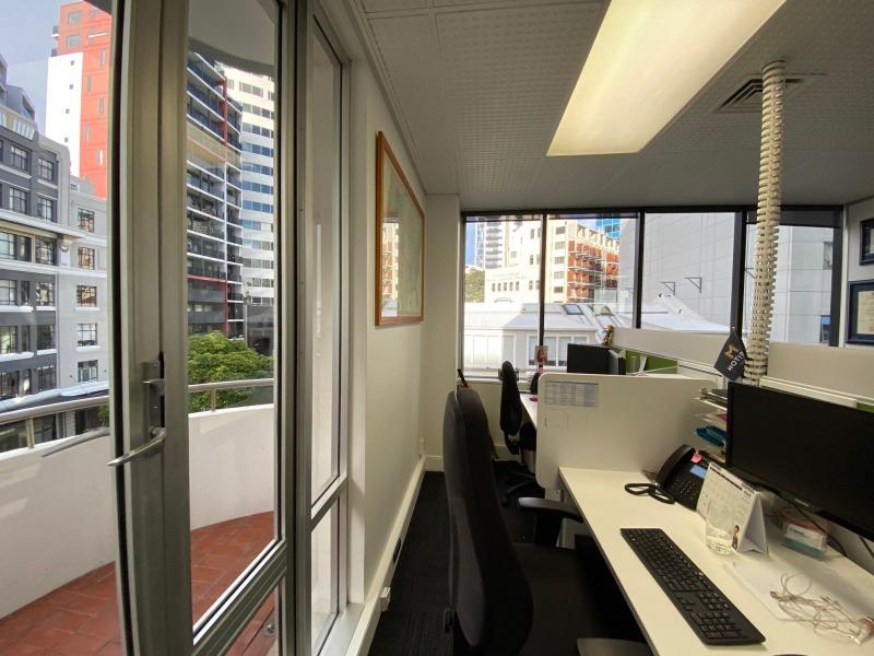 Office For Lease With Sea Views image 2
