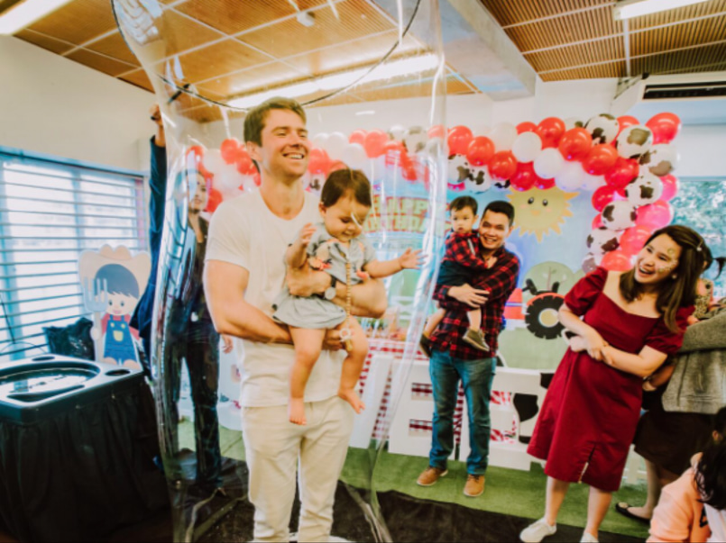 Partymakers image 1