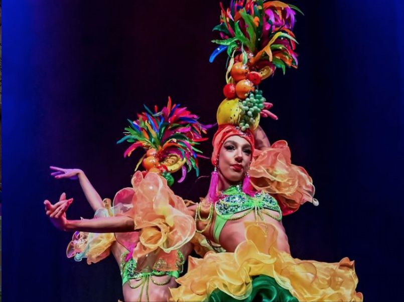 Les Follies Entertainement image 2