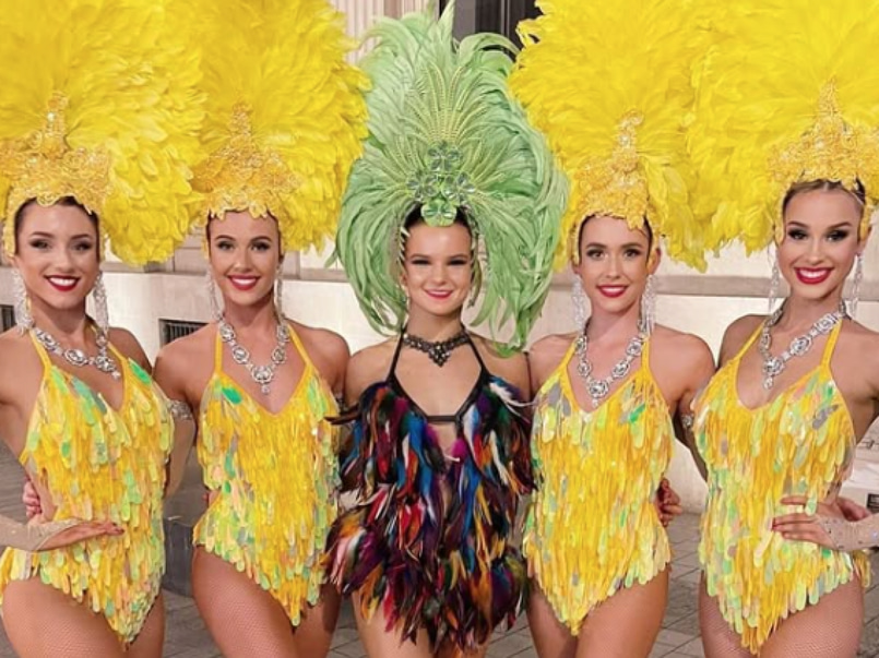 Les Follies Entertainement image 1